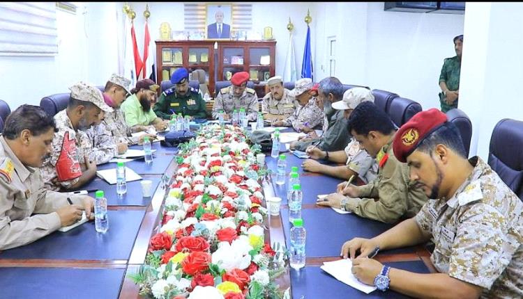 لقاء عسكري هام يناقش تنفيذ آلية إخراج المعسكرات من عدن