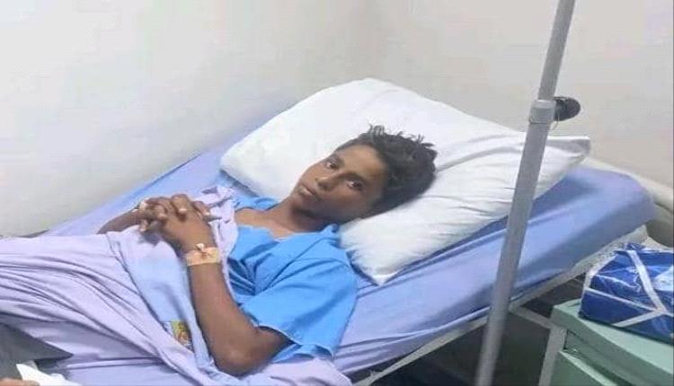 حوثي يطعن طفل يعمل بائعا للسمك في الحديدة