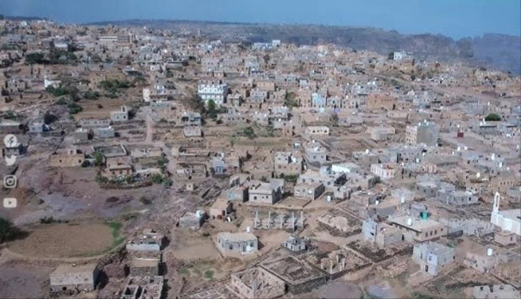 أكدت مصادر محلية عودة محلات الصرافة في مدينة التربة بمديرية الشمايتين جنوبي محافظة تعز إلى ممارسة المضاربة بالعملة الصعبة، ورفض صرف العملات الأجنبية مقابل العملة المحلية، في مشهد يعكس انفلات متجدد في سوق الصرافة. #اليمن 