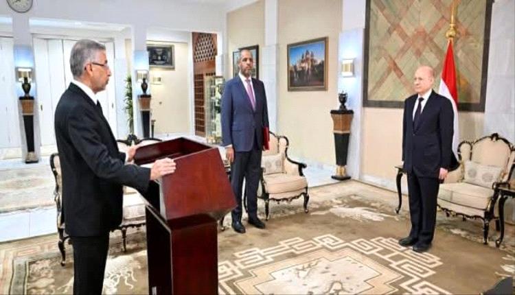 أنباء عن استقالة سفير اليمن في واشنطن بعد شهر على مغادرته أمريكا 