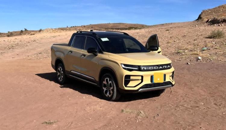 خبير اقتصادي يحذر من السيارات الكهربائية في اليمن: الهايبرد هو الخيار الأذكى والأوفر 