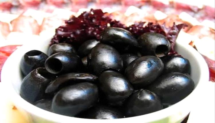 4 أطعمة طبيعية تساعد على تخفيف الإمساك.. تعرف عليها 