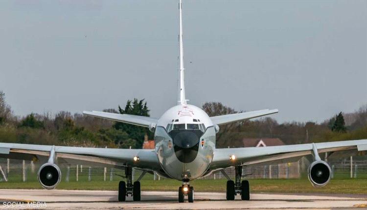 طائرة أميركية لرصد النووي تصل بريطانيا وسط تصاعد التوتر مع إيران 