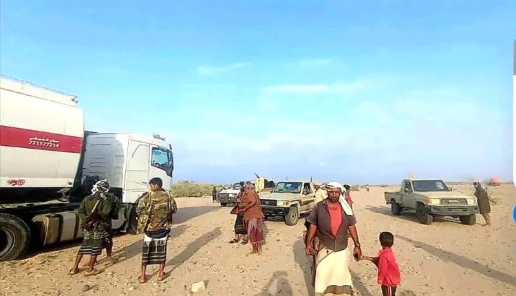 إصابة جنديين أثناء محاولة اختطاف قاطرات وقود خاصة بكهرباء عدن في أبين