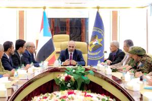 نائب رئيس المجلس الانتقالي يهاجم السعودية ويتهمها بخيانة الزُبيدي.. ويحذر الخونة من أعضاء المجلس