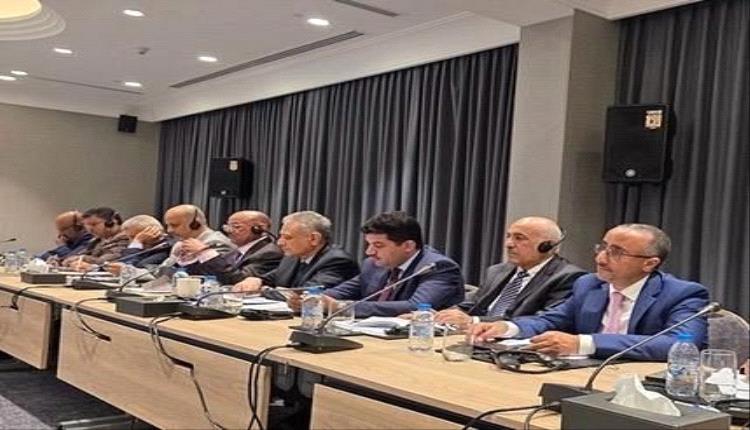 استنفار اقتصادي.. الحكومة تبحث مع صندوق النقد برنامج عاجل لمواجهة تداعيات توقف تصدير النفط
