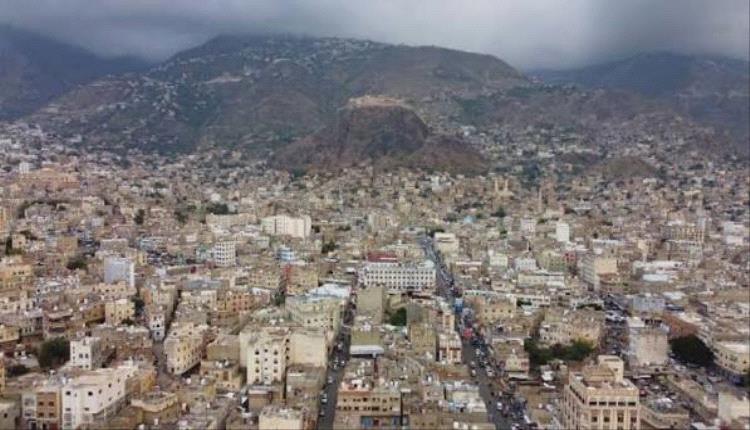 قيادات عسكرية إخوانية ترفض إخلاء منازل مدنية في تعز 