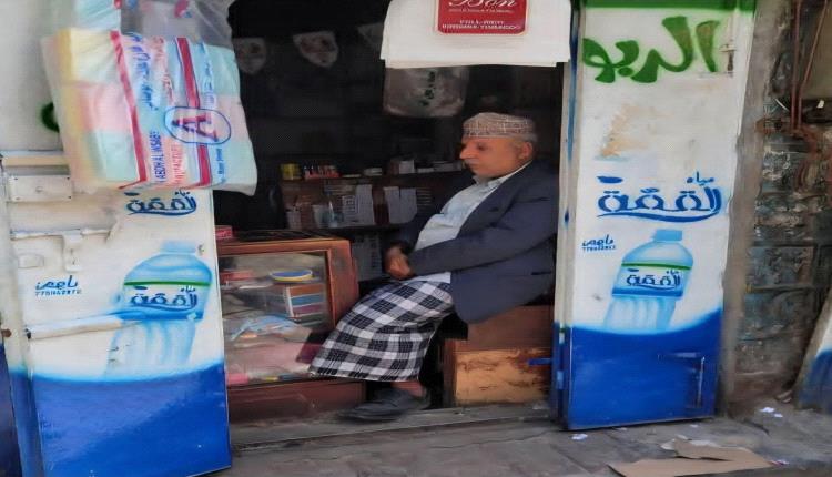 لصوص يحفرون جدار بقالة ويسرقون كافة محتوياتها وأمانات الزبائن ومالكها يواجه صدمة الديون في إب
