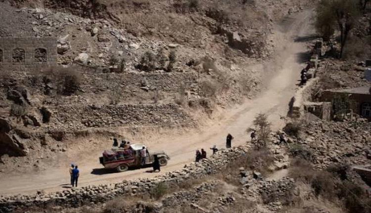 الحوثي يشق طرق جديدة ويستحدث مواقع موت قرب جبهات التماس بهذه المحافظة