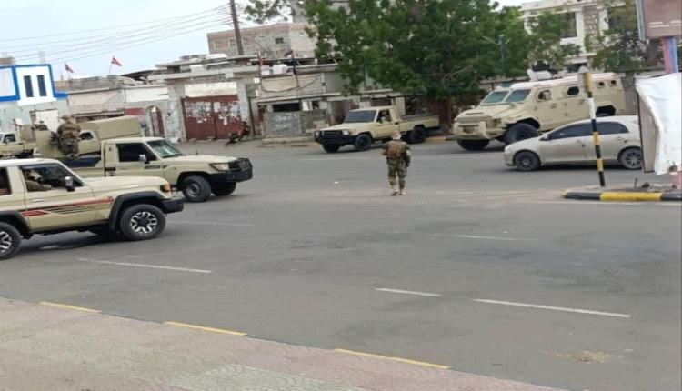 أبين.. قرار صارم ضد قيادات أمنية عقب إطلاق نار بمجمع حكومي 
