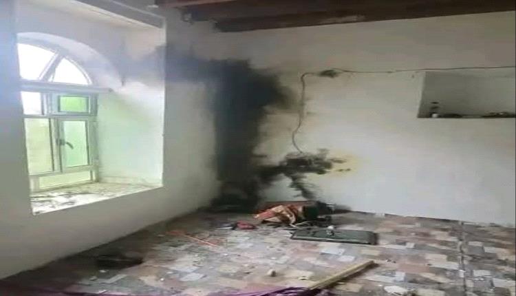 صاعقة رعدية كادت تودي بحياته.. نجاة شاب بأعجوبة وإصابته بجروح خطيرة في تعز