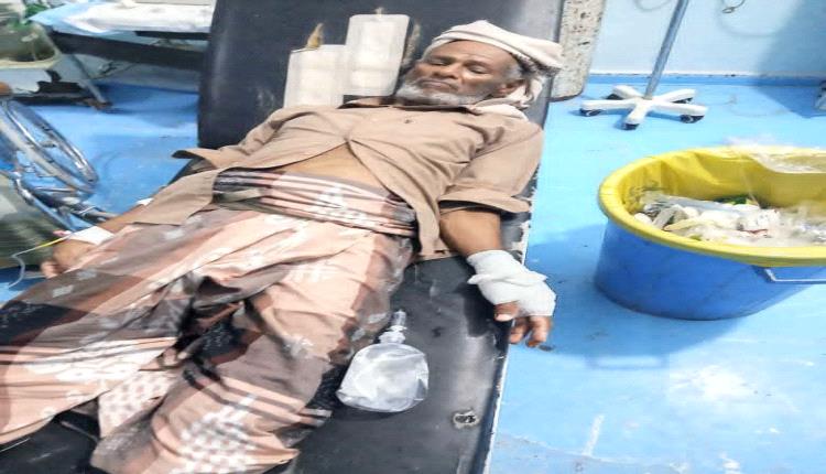 الحوثي يقتل سبعيني بقصف جوي مباشر استهدفه بحوش منزله