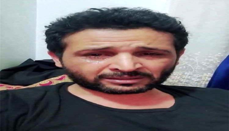 مشرف يقتحم منزل ناشط في صنعاء ويعتدي عليه أمام أسرته بعد رفضه تمجيد الحوثيين