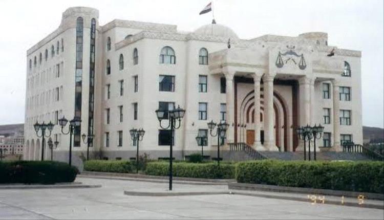 فضيحة في نيابة صنعاء.. الحوثيون يقصون المحامين ويحولون القضاء إلى أداة سلالية
