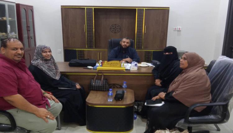 مدير عام التواهي يلتقي ممثلي منظمات المجتمع المدني ويؤكد تعزيز الشراكة مع السلطة المحلية لخدمة المجتمع
