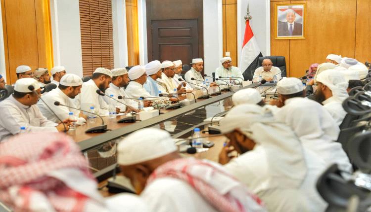 المجلس الرئاسي يحسم الجدل: لا حصة نفطية للحوثيين وعائدات التصدير ستوجه لهولاء
