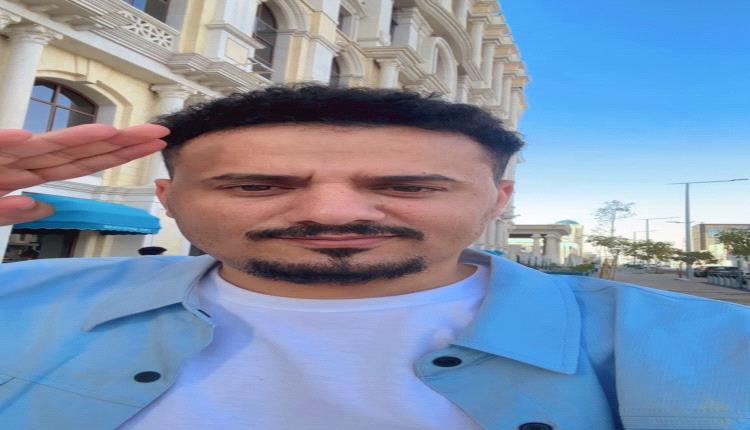 الممثل الجيشي يكشف إجبار الحوثيين للمشاهير في صنعاء على دورات فكرية وتدريبات بالسلاح