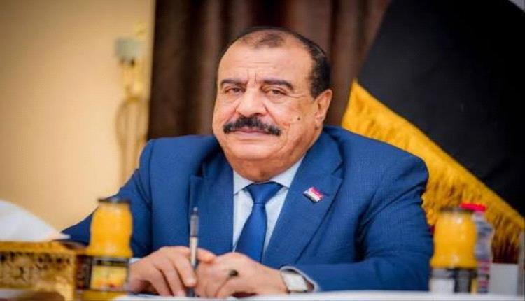 بن بريك يعلن تعليق عضويته بالمجلس التنسيقي ويفتح النار على الخنبشي.. ويعري لجنة الظل