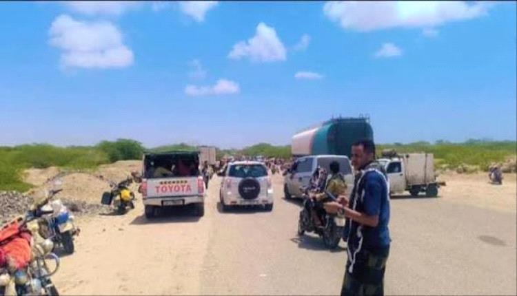 مسلحون يختطفون باص ركاب في أبين بعد ترويع النساء والأطفال بإطلاق النار