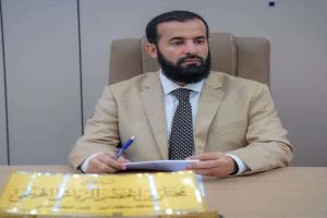 الرباش يجري تغييرات إدارية واسعة في أبين.. إقالة مدير الأمن وأربعة مسؤولين 