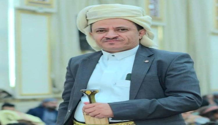 كشفت ارتباطه بالحوثي والحرس الثوري.. الحكومة تحذر من مشهور يمني ينتحل صفات أمنية ضد الشرعية