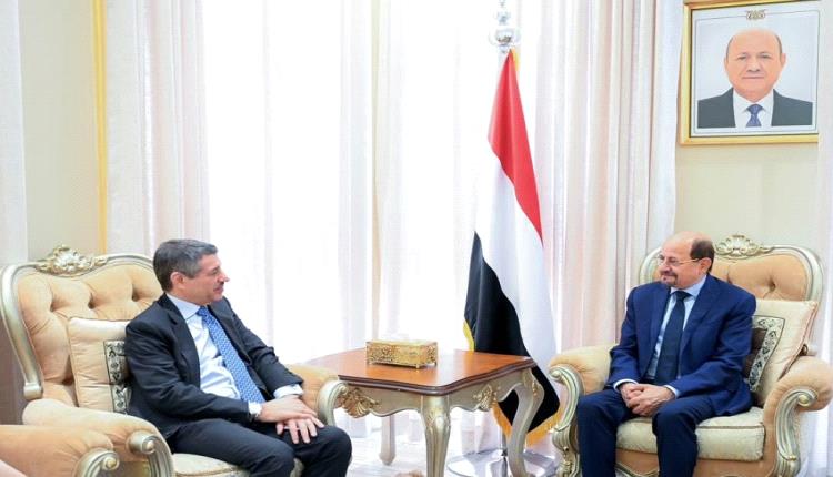 شائع يستقبل السفير الأمريكي ويؤكد على مواجهة الحكومة للتحديات