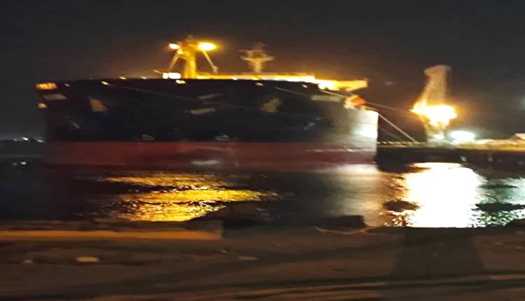 مصدر مسؤول يبشر بوصول شحنة كيروسين إلى عدن وانهاء أزمة وقود الطيران