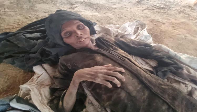 مسؤول حكومي يحمل الحوثي مسؤولية كارثة إنسانية في مخيمات حجة بعد وفاة مسنة