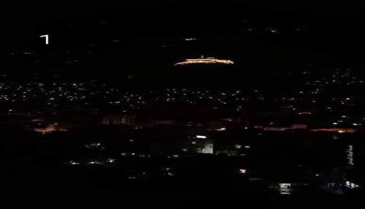 غضب يتصاعد في تعز.. "لوكندات القات" تحاصر الأحياء السكنية وتحرم السكان من النوم حتى الفجر