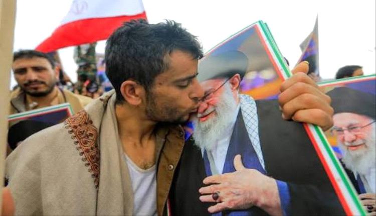 تقرير يكشف: الحوثي ورقة إيران الأخطر بمفاوضاتها مع واشنطن وتهديد باب المندب في صدارة الحسابات