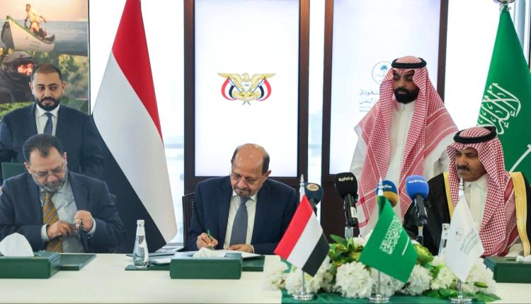 أموال الجمارك تكفي الرواتب وزيادة.. فلماذا تتسول الحكومة الدعم السعودي وتخفي إيراداتها المليارية؟ 