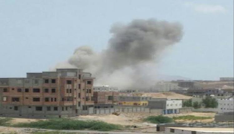 انفجار غامض يهز المكلا.. عبوة تستهدف سيارة وتسفر عن سقوط ضحية