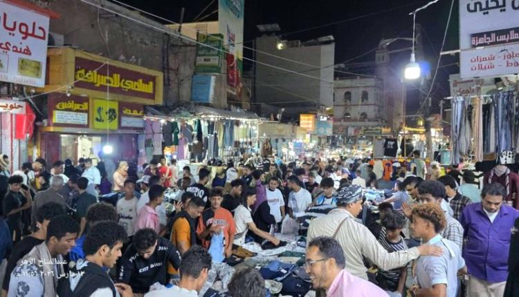 غلاء طاحن.. الأسعار تقفز لأكثر من 10 أضعاف والرواتب تفقد قيمتها مع قرب انفجار شعبي بعدن