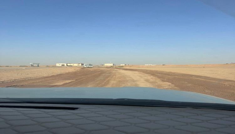 القوات الحكومية تعيد تموضعها على الخط الدولي بين مأرب وحضرموت وتستلم مواقع استراتيجية