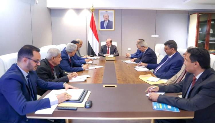 شائع يعقد اجتماعاً بقيادة المالية والمصالح الإيرادية التابعة لها 