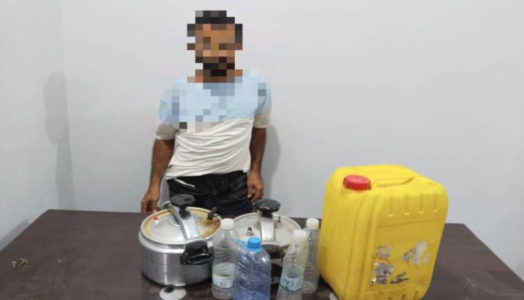ضبط معمل لتصنيع الخمر البلدي وضبط متهم بتشغيله في الضالع