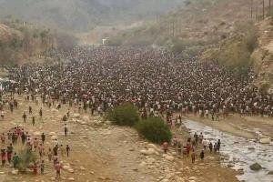 اليمن يواجه غزوًا من نوع آخر.. مهاجرون مسلحون يهددون سيادة اليمن ويرعبون المواطنين في صعدة