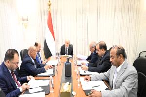 تفاصيل اجتماع في الرياض حول تأمين الوقود لكهرباء عدن وانتظام المرتبات 