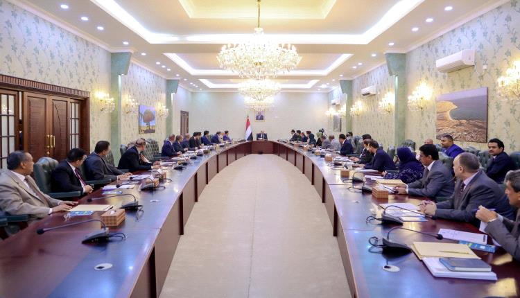 تحذير حكومي للحوثيين من جر اليمن لصراعات إقليمية وتأكيد التضامن مع دول الخليج