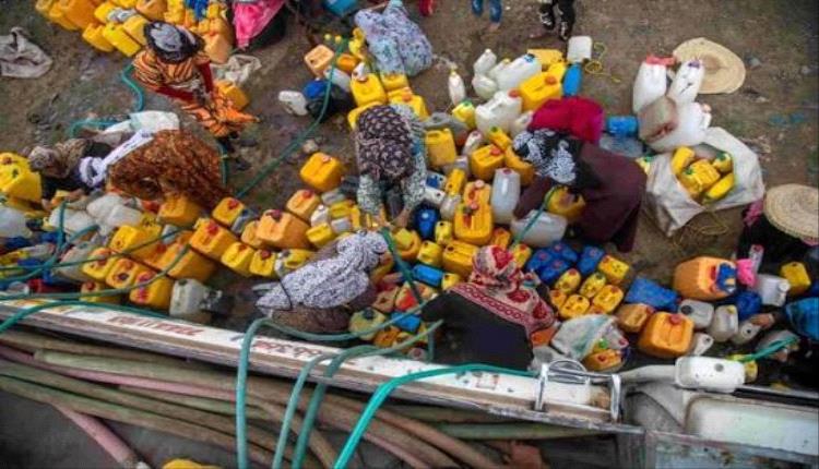 حصار الماء في تعز.. الحوثي يمنع وصول صهاريج الشرب إلى المدينة المحاصرة