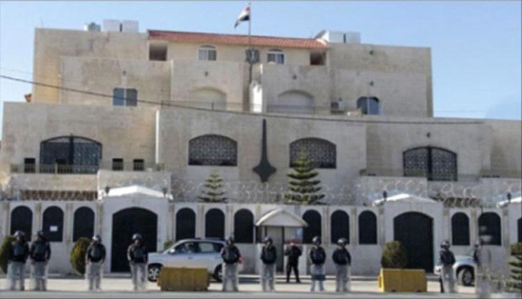 تحذيرات عاجلة من السفارة اليمنية في الأردن لرعاياها بالتزام المنازل مع تصاعد الهجمات الصاروخية