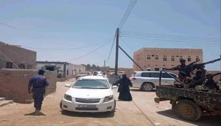 3 كيلو من الحشيش والشبو وامرأة في الوسط ورجلان من هذه الجنسية.. تفاصيل مداهمة منزل في المهرة