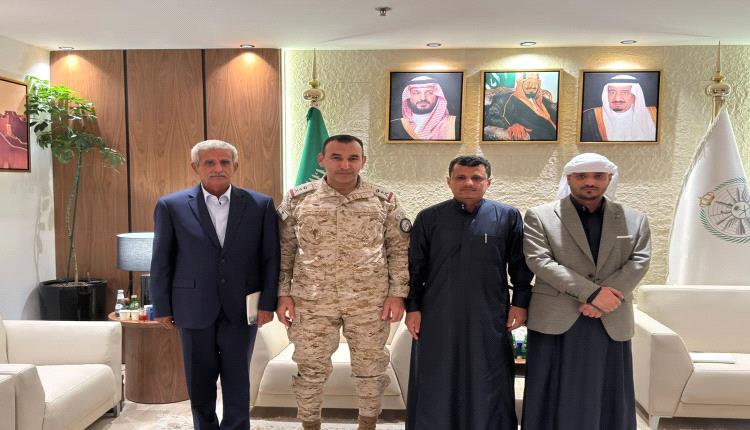 قائد التحالف يجتمع بقيادات عسكرية جنوبية بارزة لرفع الجاهزية