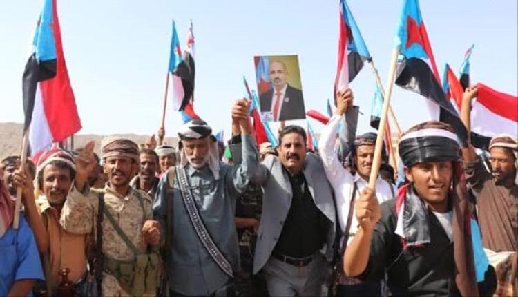 الحكومة تبدأ ملاحقة قيادات الانتقالي والاخير يرفض التصعيد ضده 