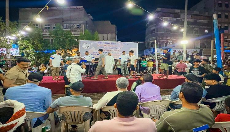 بن جرادي يفتتح بطولة القوة ومصارعة الذراعين (الريست) في مديرية صيرة بعدن