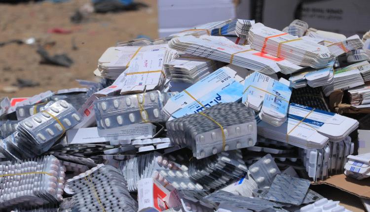 فضيحة دواء تعز.. أطباء يتحولون إلى تجار مع شركات حوثية والمواطنون ضحايا الأدوية المهربة والمقلدة