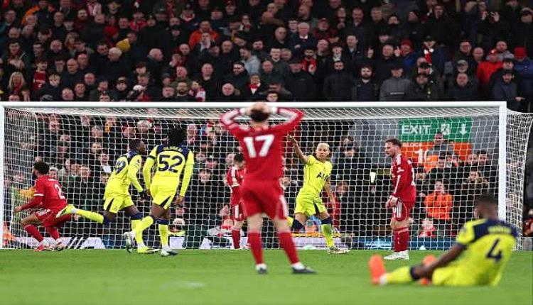 توتنهام يقتنص تعادلاً قاتلاً من أنياب ليفربول