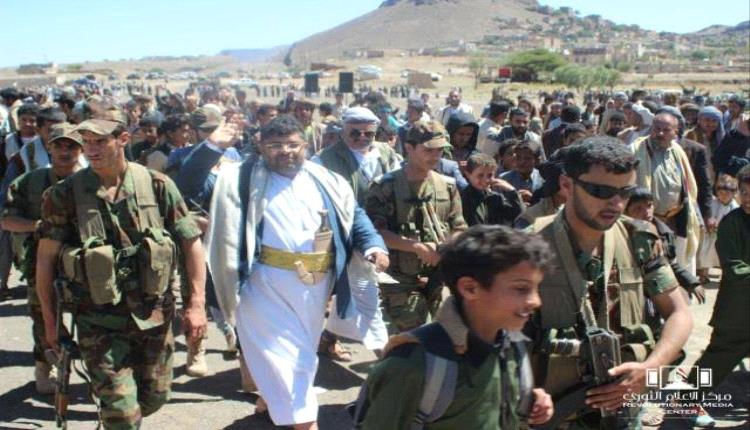 قادة الصف الاول تحت أعين الأمريكان ونفاذ مخازن السلاح.. حوثيون يكشفون سر عدم دخولهم الحرب