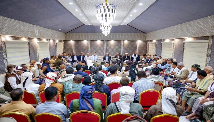 الزنداني يؤكد دعم حكومته لسلطتي الضالع وأبين ويشدد على شراكة مجتمعية لتعزيز الاستقرار والتنمية