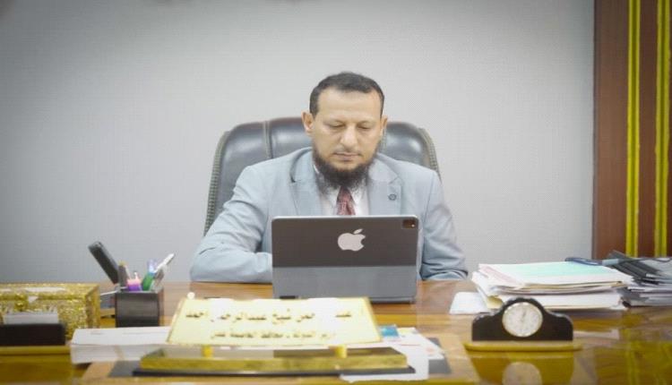 شيخ يبحث تحديات عدم الخدمية والاقتصادية مع السفير الأمريكي